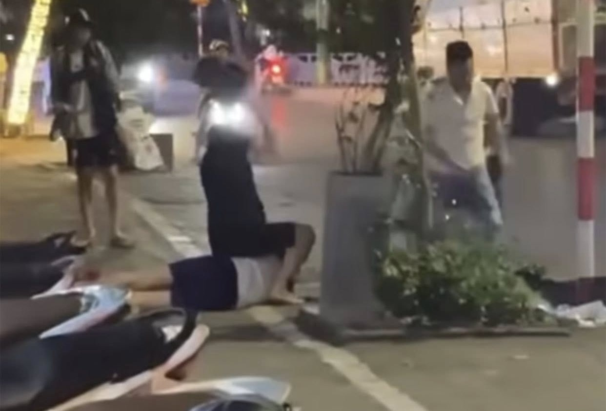 Truy tìm nghi phạm thứ 3 trong vụ nam sinh bị hành hung ở Hà Nội