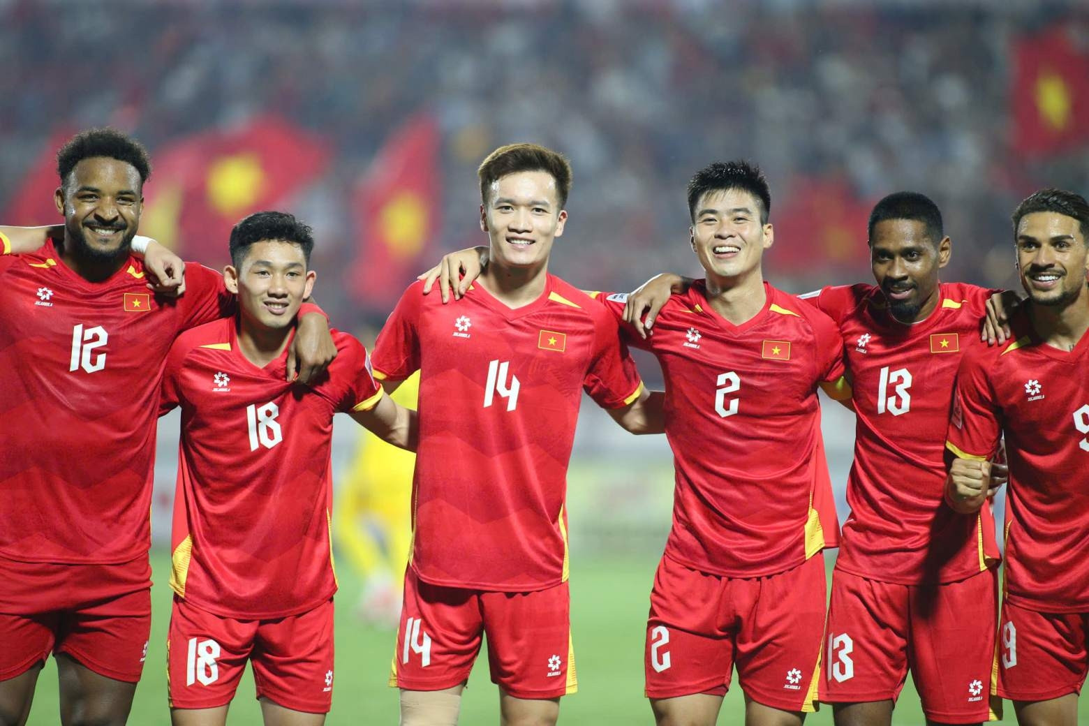 Video bóng đá Việt Nam 3-1 Malaysia: Xuân Son, Hoàng Hên tỏa sáng