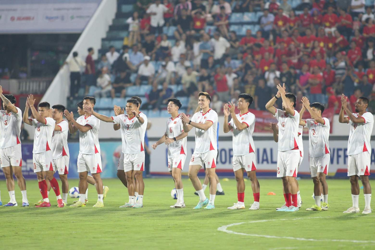 https://vms-files.vietnamnet.vn/vps_images_publish/000001/000003/2026/3/31/viet-nam-3-2241.jpg