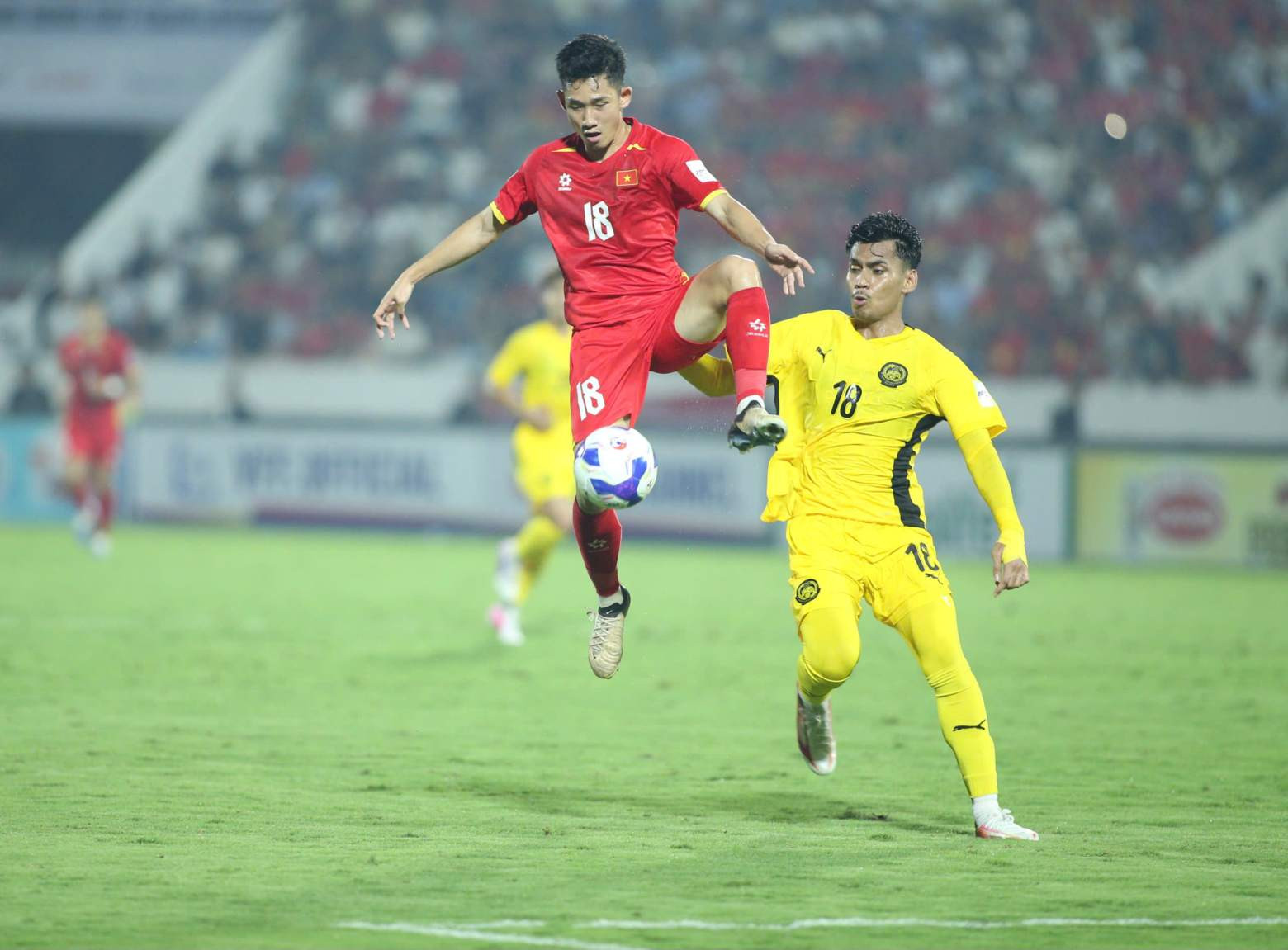 Trực tiếp bóng đá Việt Nam 2-0 Malaysia: Hoàng Hên kiến tạo, Xuân Son ghi bàn viet nam vs malaysia.jpg