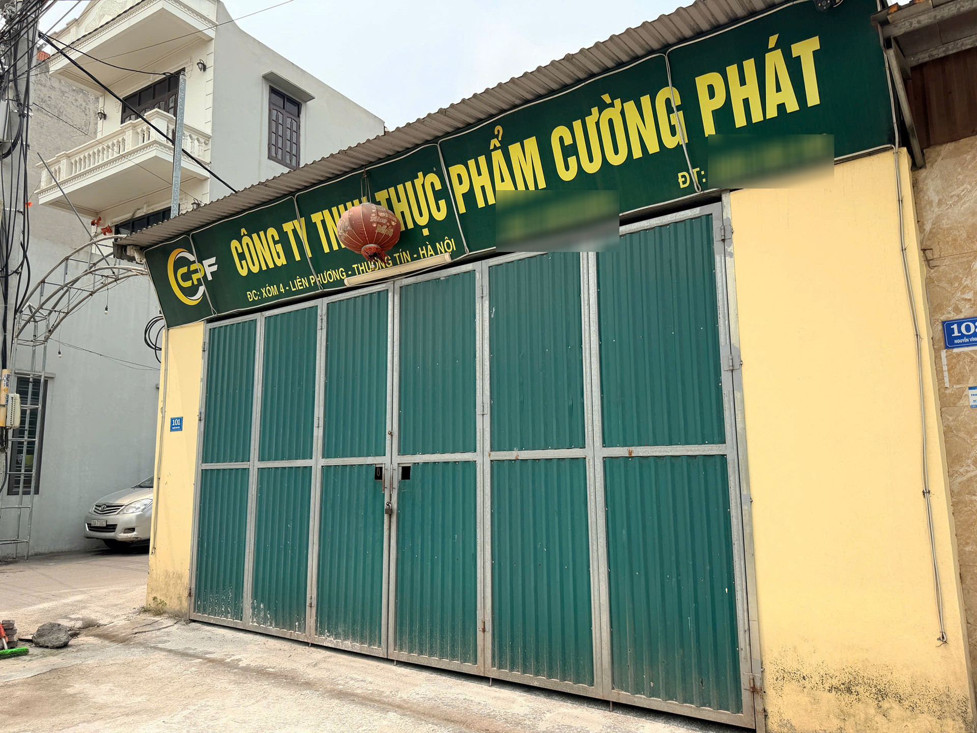 Camera giăng kín 'căn bếp' cung cấp thịt lợn nhiễm bệnh vào trường học ở Hà Nội