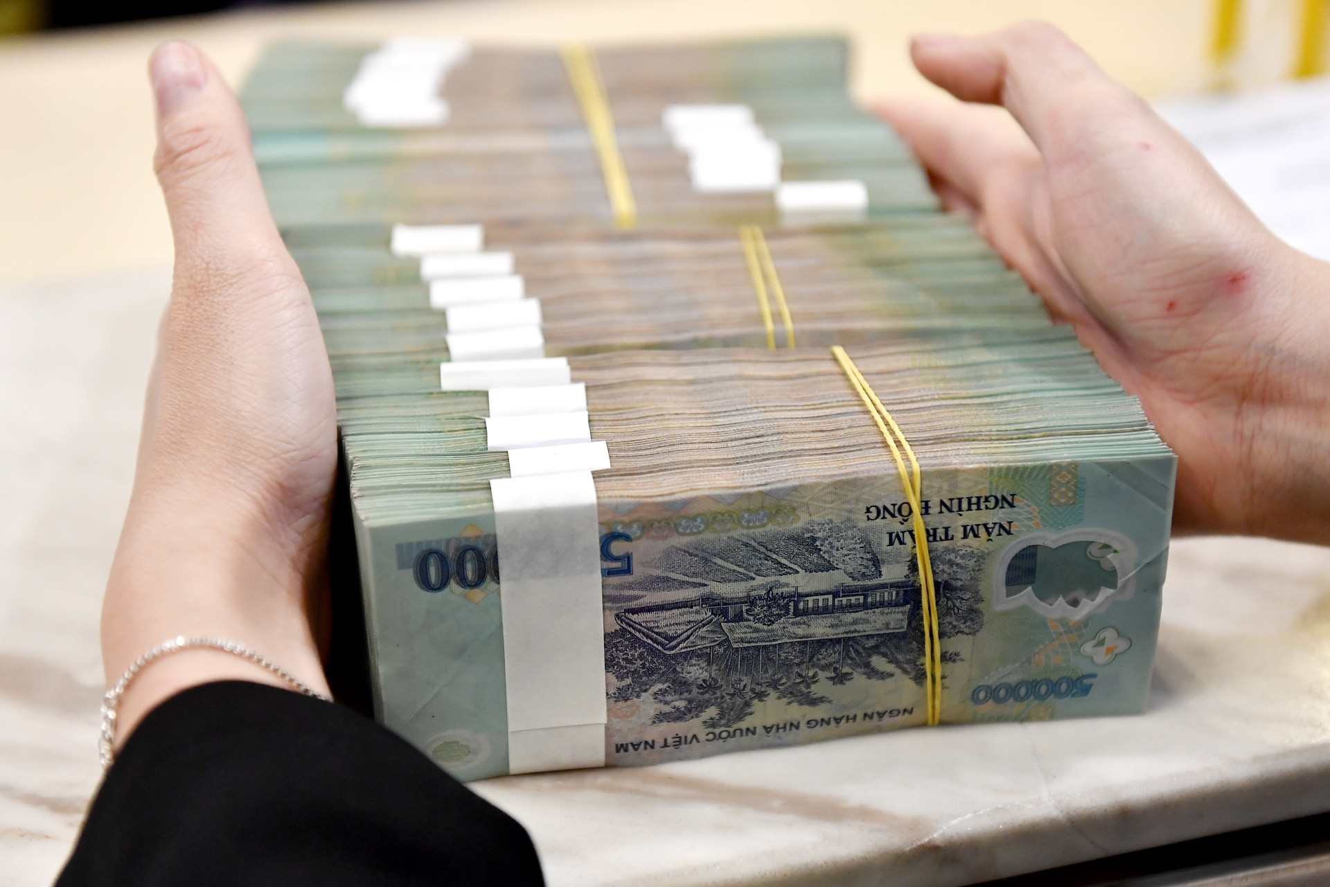 Lãi suất ngân hàng hôm nay 4/3/2026: Thêm 'ứng viên' tăng mạnh lãi tiền gửi