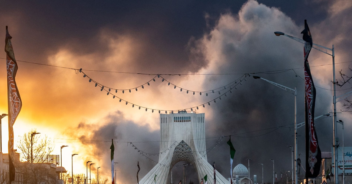 Israel không kích quy mô lớn vào Tehran, Iran &amp;apos;thề&amp;apos; đáp trả quyết liệt