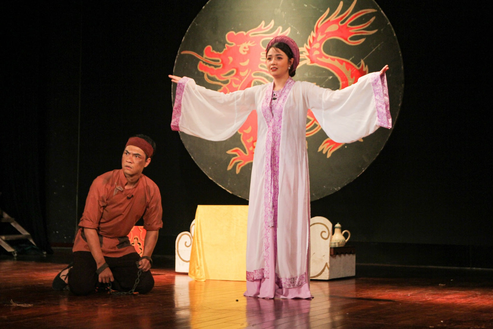 Dựng lại kịch Vũ Như Tô và 100 đêm diễn khẳng định 'Anh cả đỏ' của sân khấu