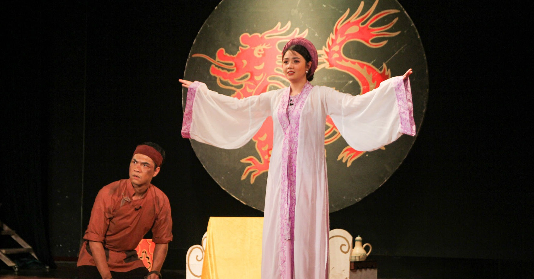 Dựng lại kịch Vũ Như Tô và 100 đêm diễn khẳng định 'Anh cả đỏ' của sân khấu