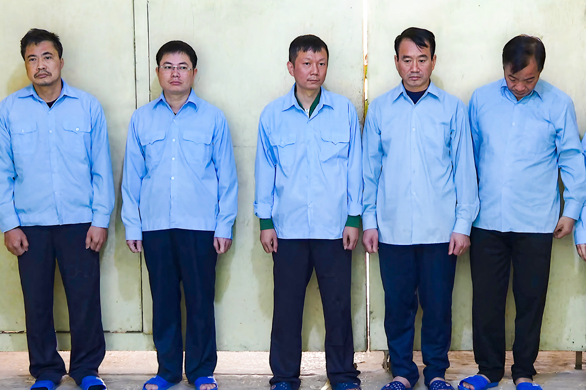 Hoãn xét xử nhóm cựu cán bộ nhận hối lộ ở Hà Nội