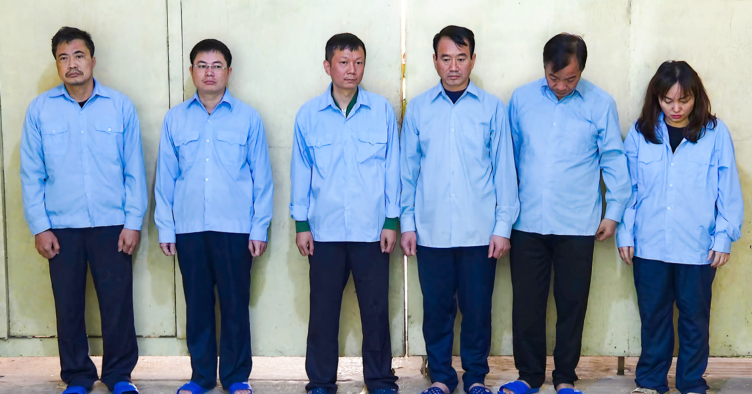 Hoãn xét xử nhóm cựu cán bộ nhận hối lộ ở Hà Nội