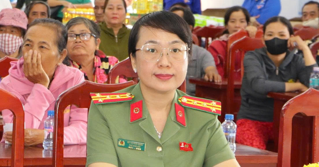 Nữ Đại tá Công an ứng cử Đại biểu Quốc hội đưa ra cam kết phục vụ nhân dân