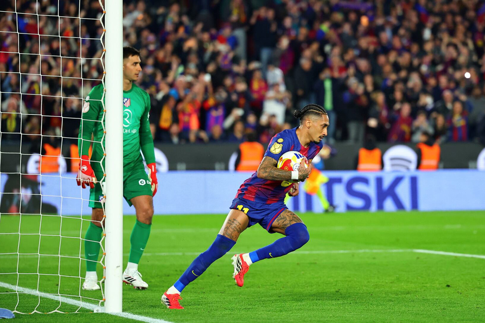 Raphinha Barca Atletico.jpg