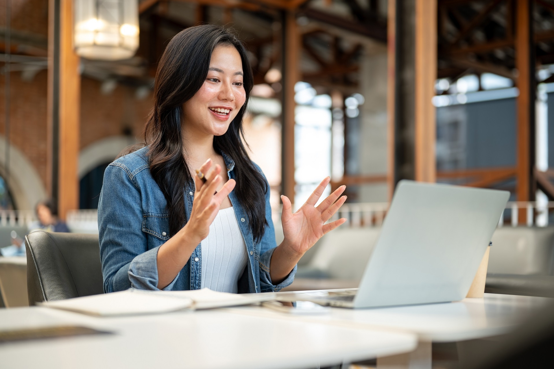 Sâu hơn cả sự tôn vinh, phụ nữ mong được tin tưởng