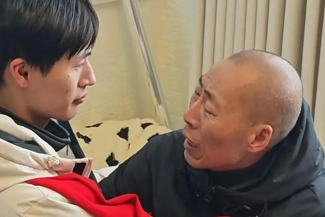 Thất lạc 25 năm, chàng trai từ Canada vượt 7.000km về quê tìm cha đẻ