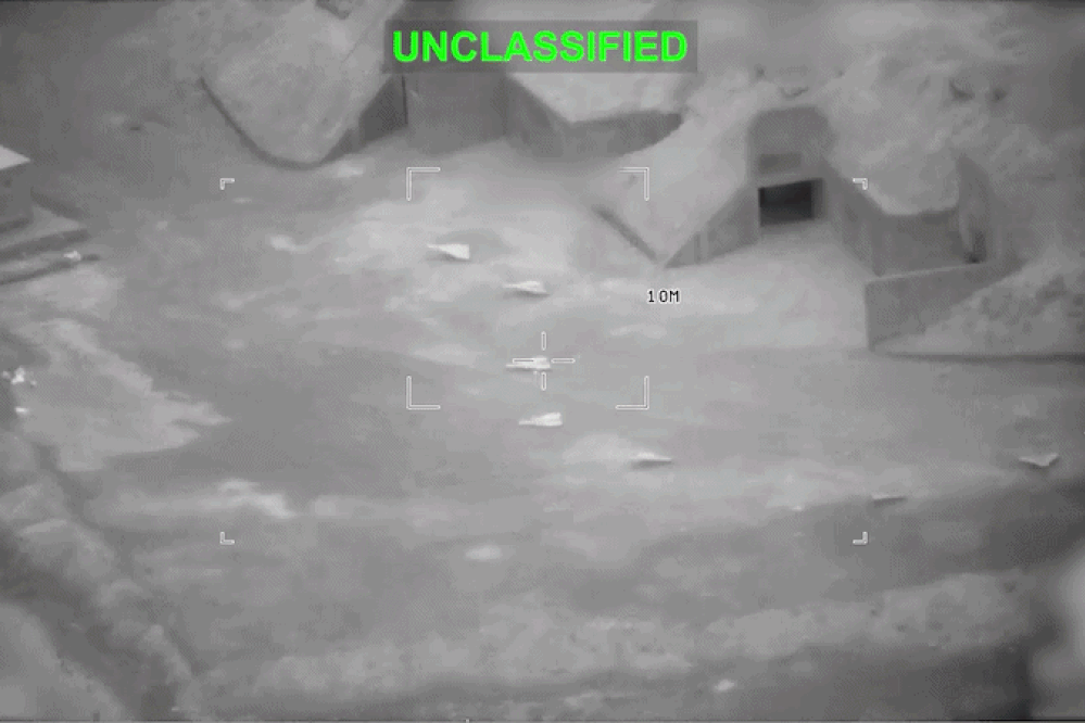 Video Mỹ dội tên lửa vào bãi tập trung UAV của Iran