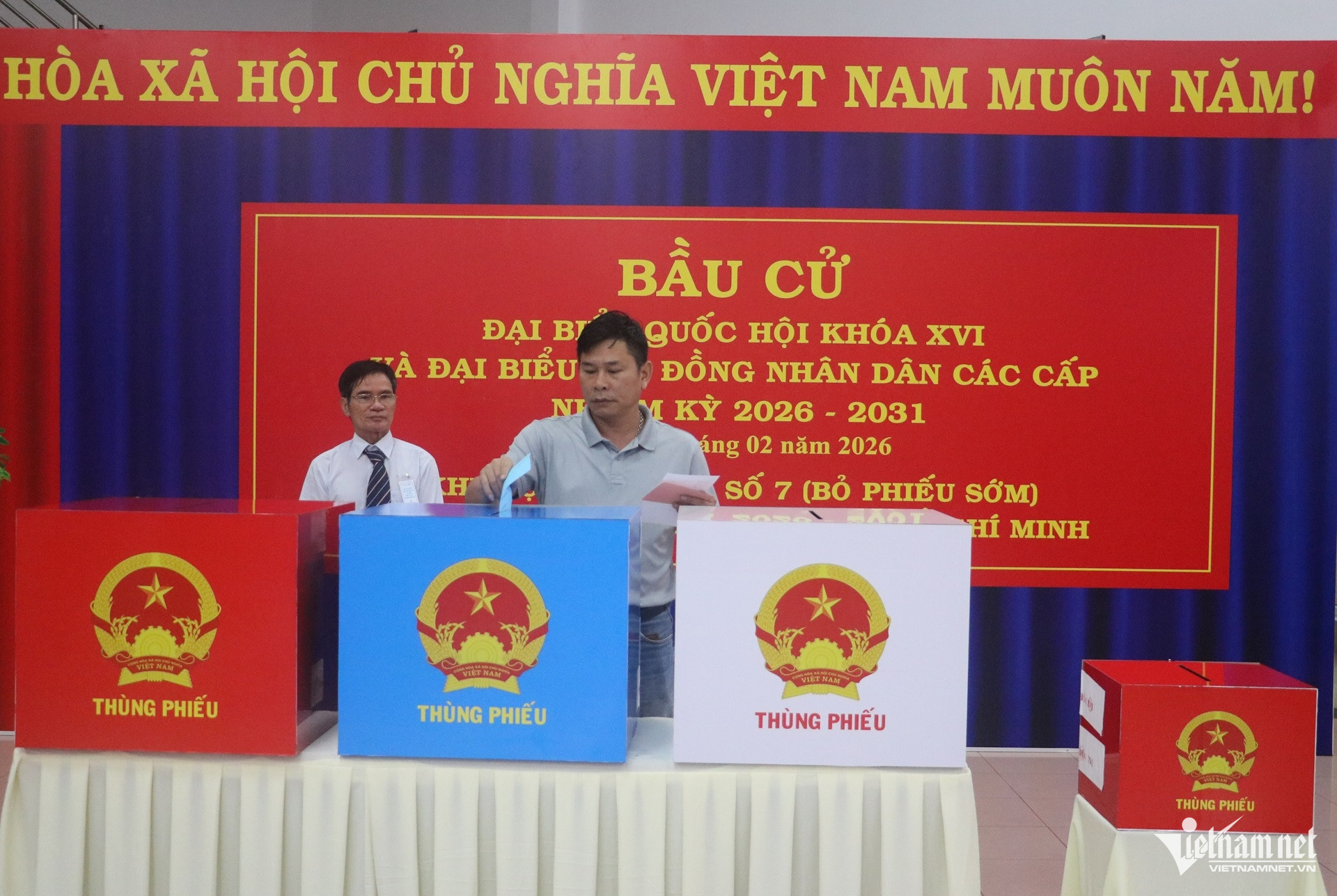 w hon 4500 cu tri bo phieu bau cu som tai 4 diem o tphcm1jpg 666.jpg