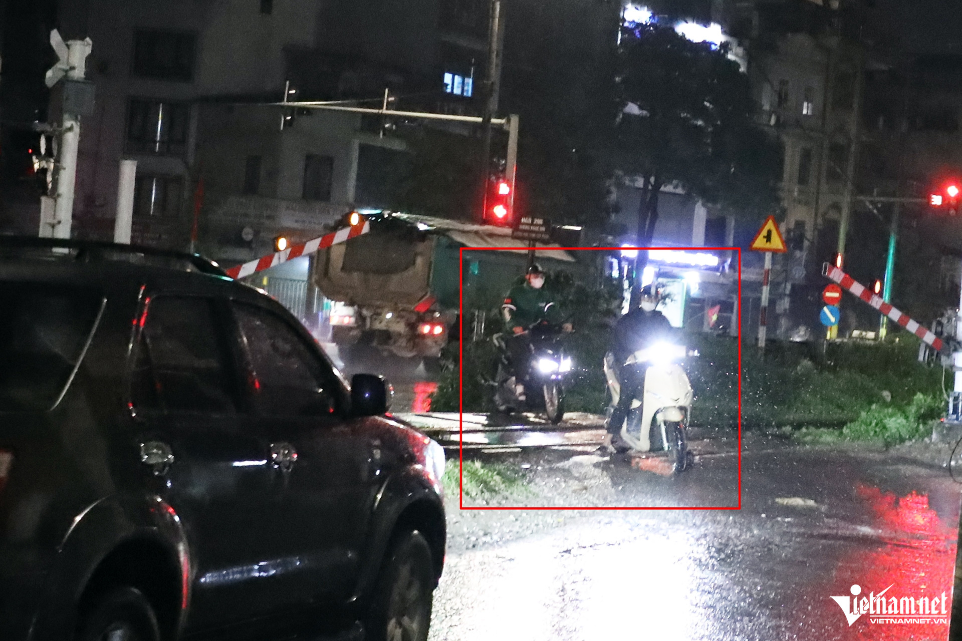 W-vuot gac chan 4.JPG.jpg