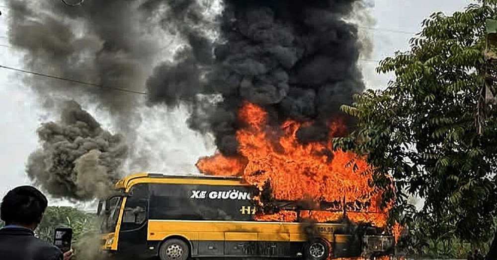 Bản tin cuối ngày 5/3: Xe khách bốc cháy khi đang đỗ chờ công nhân tan ca