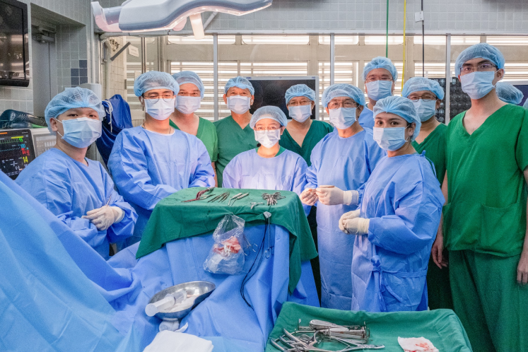 10 giờ phẫu thuật ca bệnh 'chưa từng có trong tiền lệ'