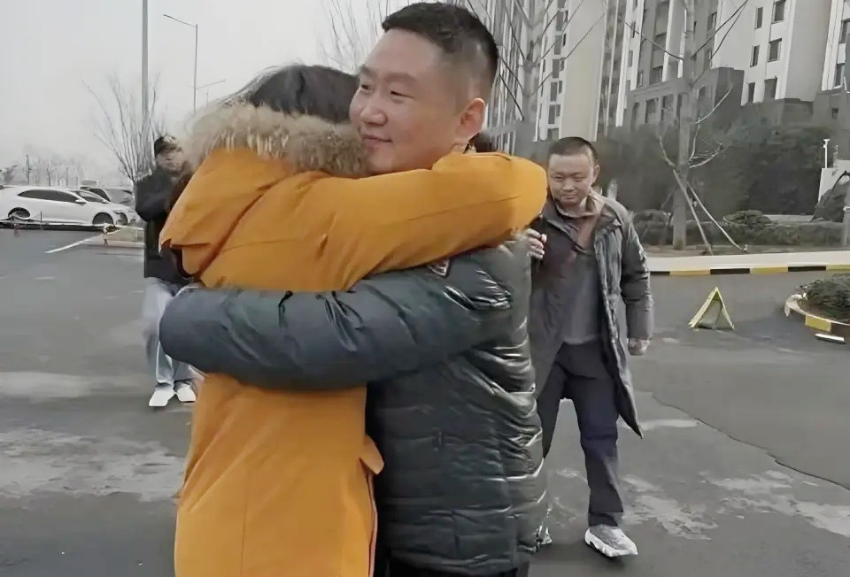 6 năm sau ca ghép tủy, người phụ nữ bật khóc khi gặp ân nhân