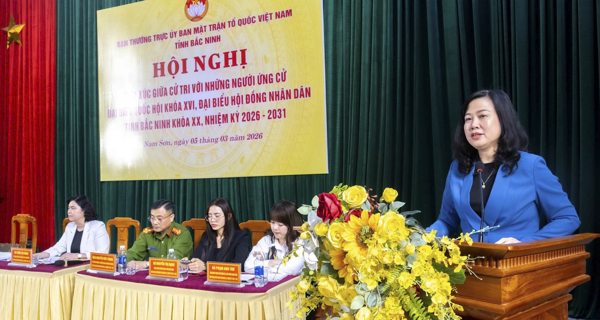 Bộ trưởng Đào Hồng Lan trình bày chương trình hành động trước cử tri Bắc Ninh