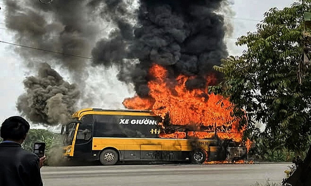 cháy xe khách bắc ninh.jpg