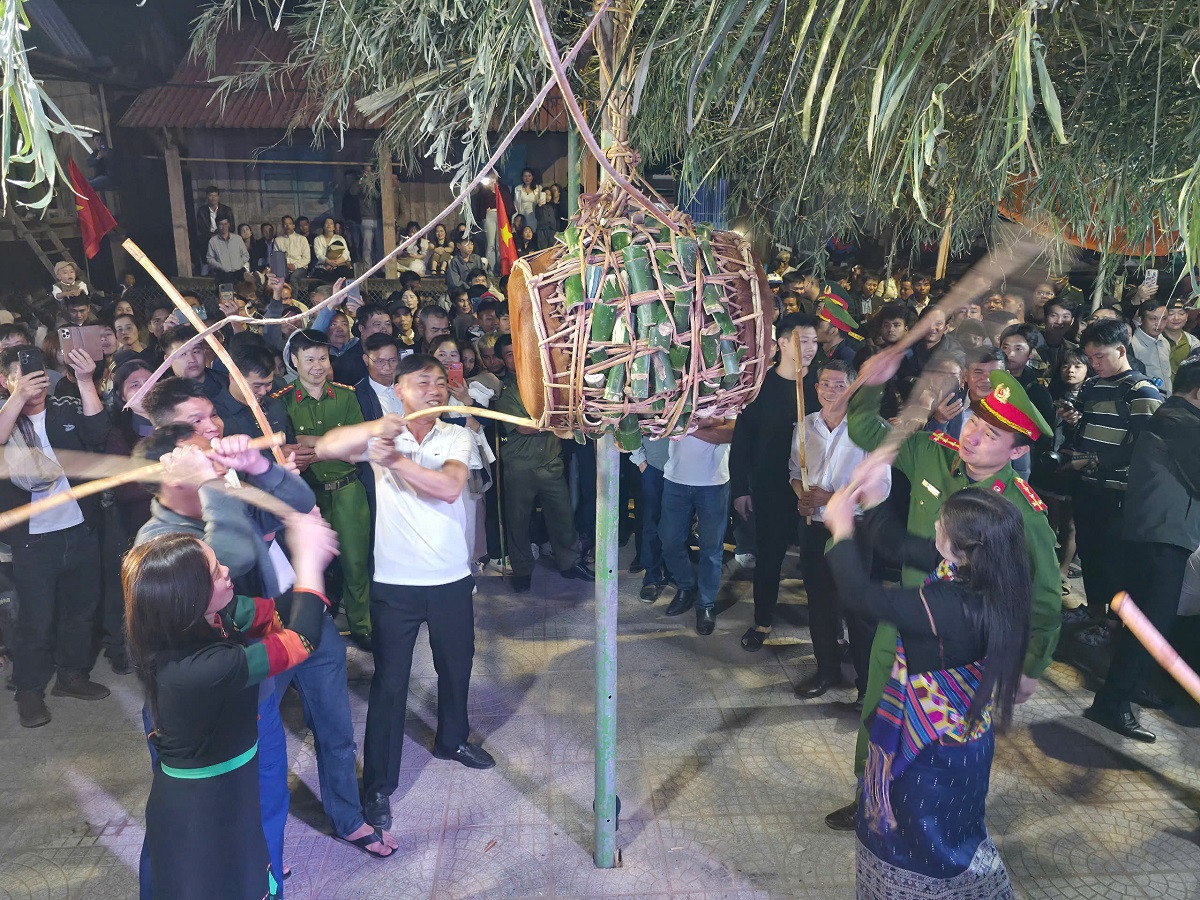 đập trống 5.jpg