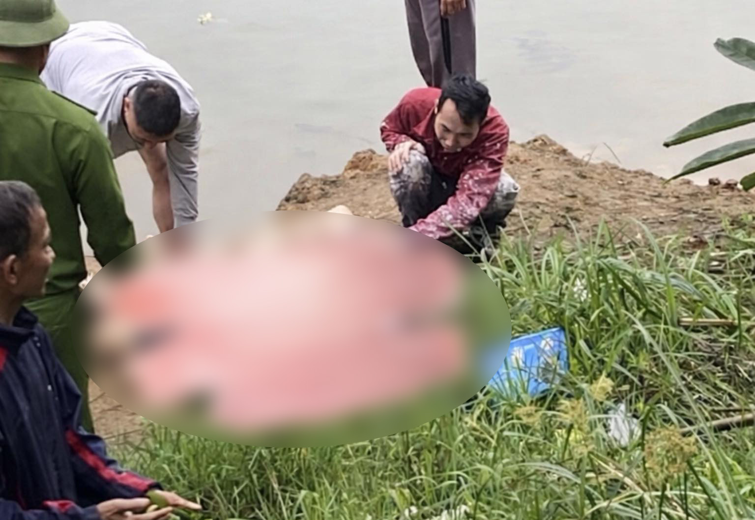 duoi nuoc au lau.jpg