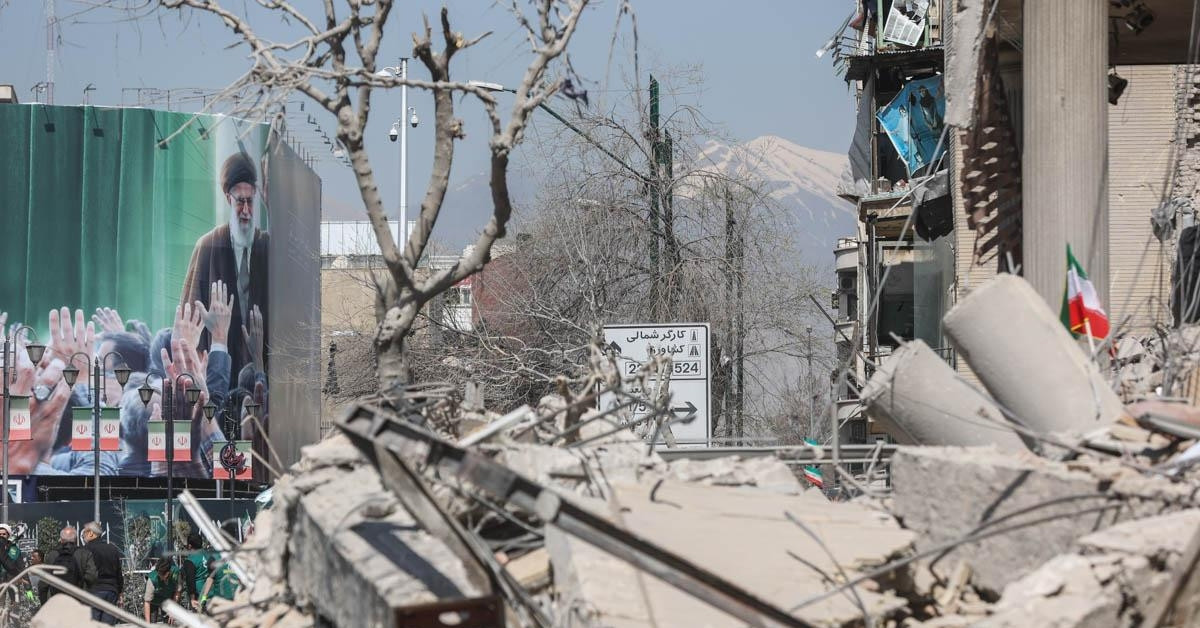 Iran nã tên lửa có đầu đạn 1 tấn vào Israel, Tehran rung chuyển vì các vụ nổ mới