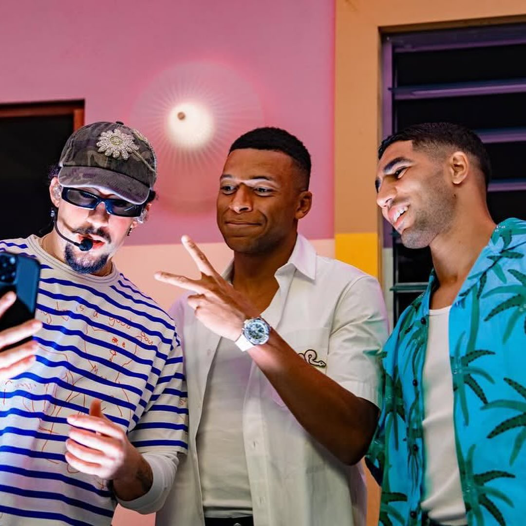 Mbappe Hakimi Sports center.jpg