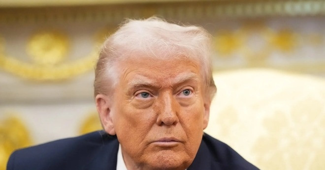 Ông Trump Châm Ngòi Chiến Dịch Tấn Công Iran: 15 Trên 10 Điểm
