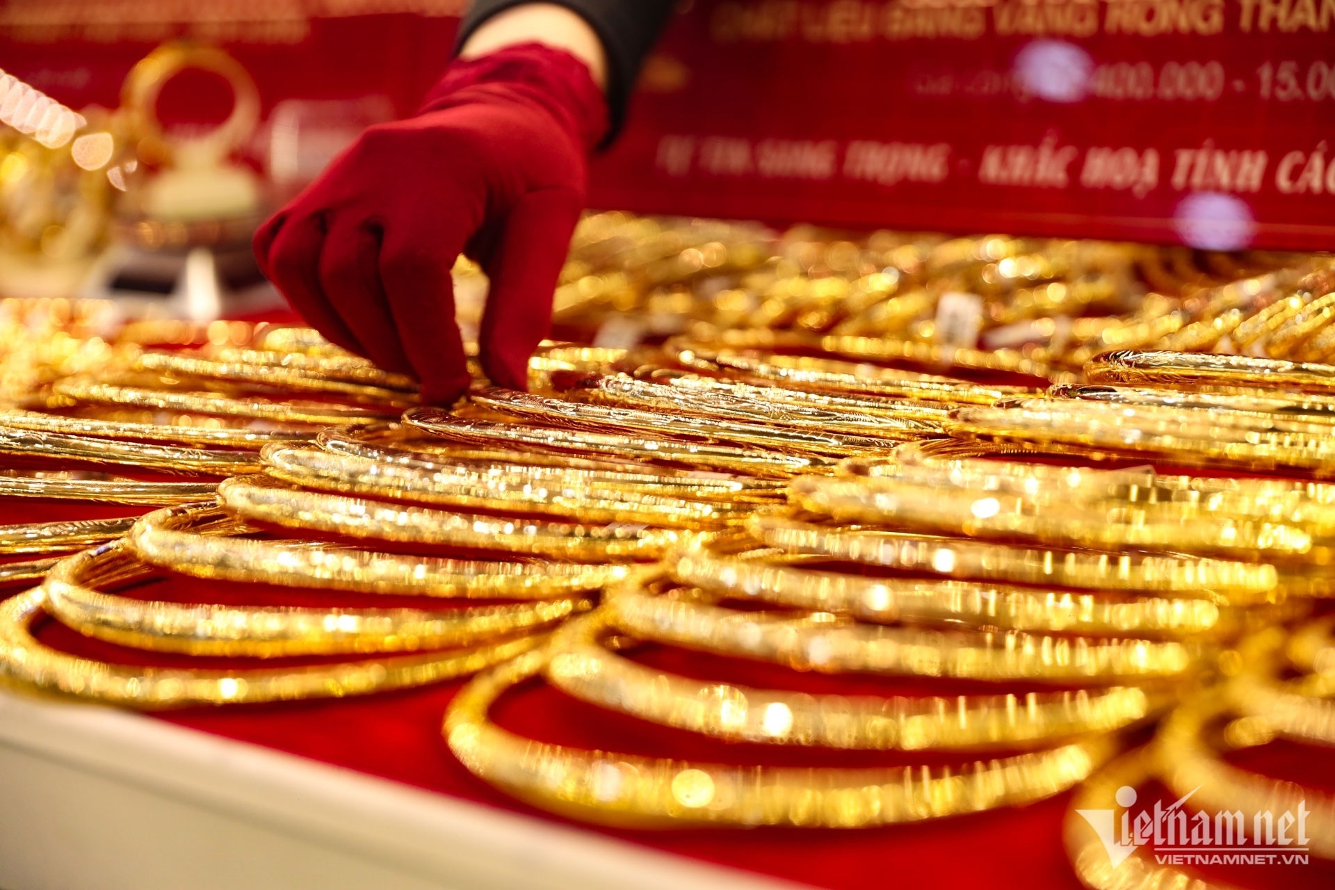  Giá vàng thế giới lại suy giảm, tuột mốc 5.100 USD/ounce 