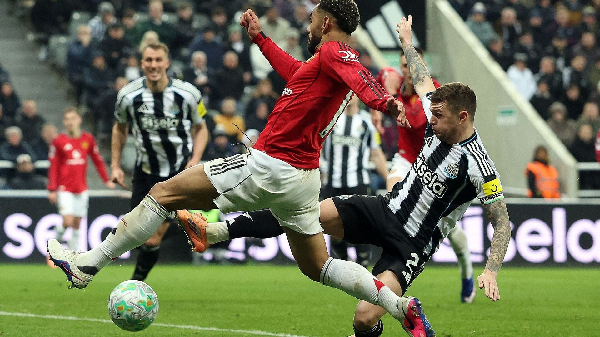 resources_premierleague_pulselive_com 2264820885.jpg