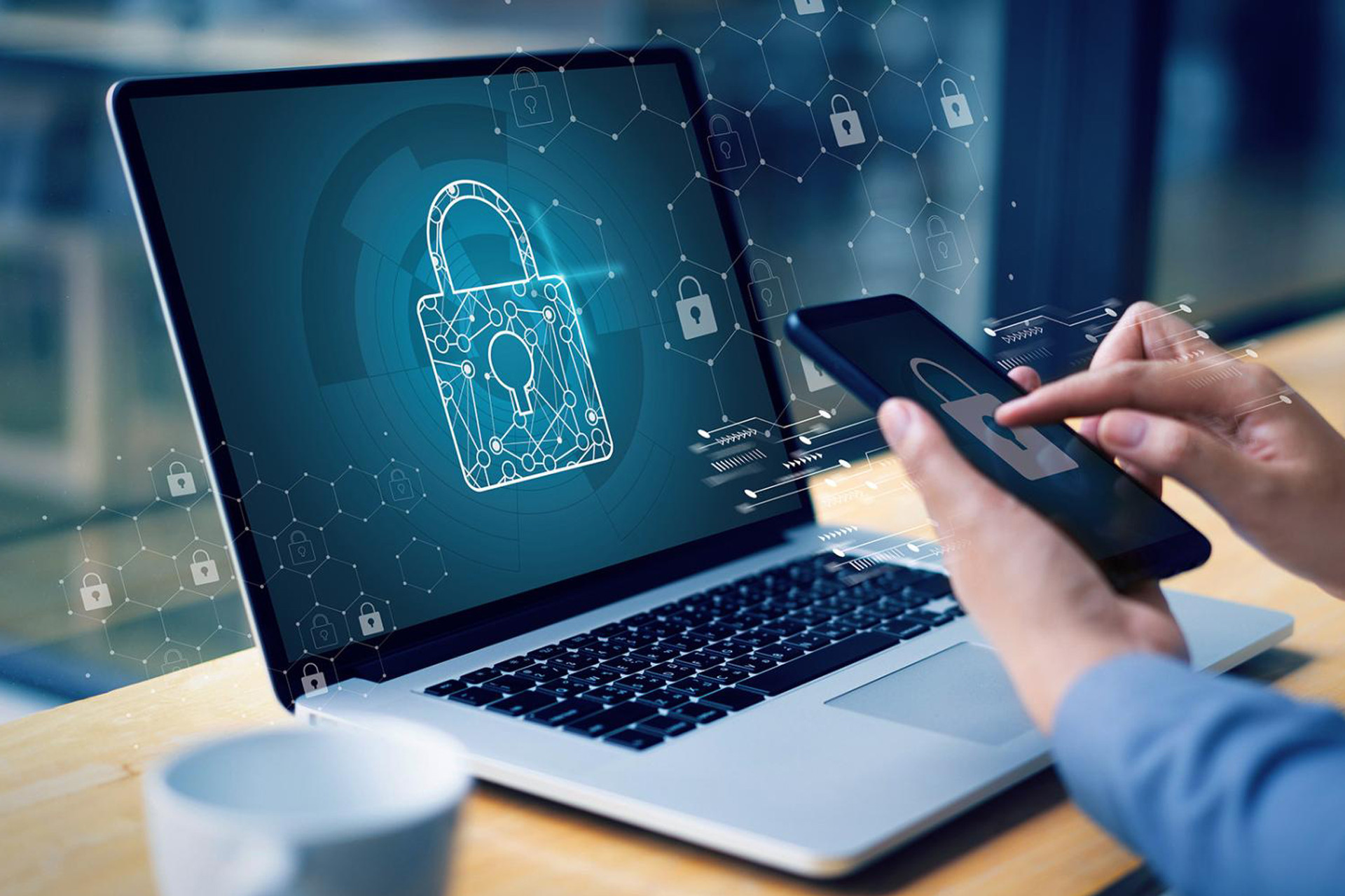 tan cong mang 1 1.jpg