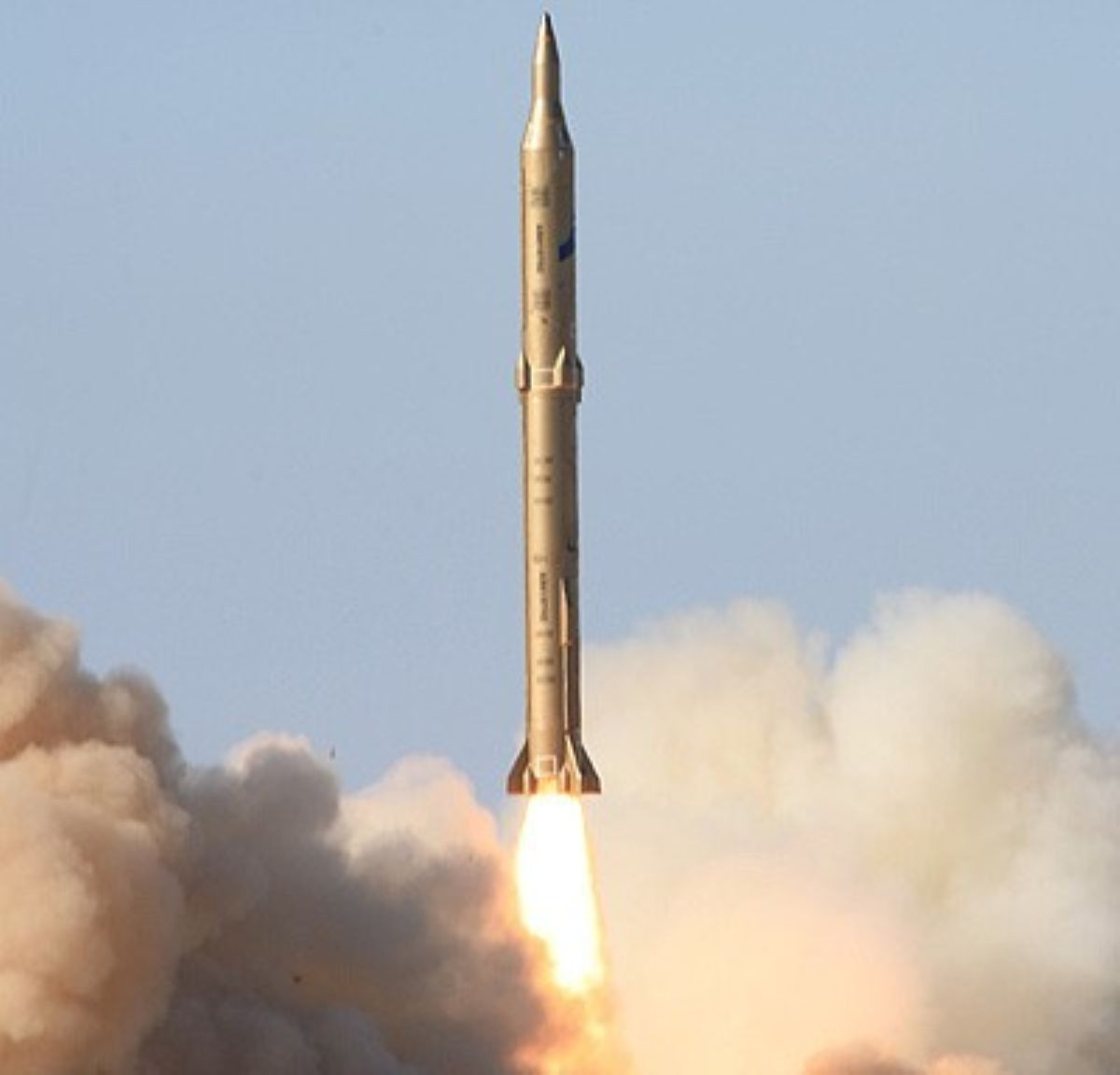 tên lửa Sejjil 1.jpg