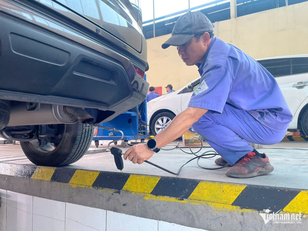 W-Dang kiem o to 4.jpg