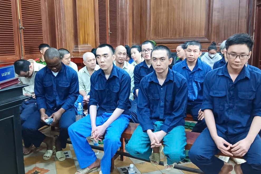 Xét xử đường dây rửa tiền, vận chuyển trái phép hàng nghìn tỷ đồng qua biên giới