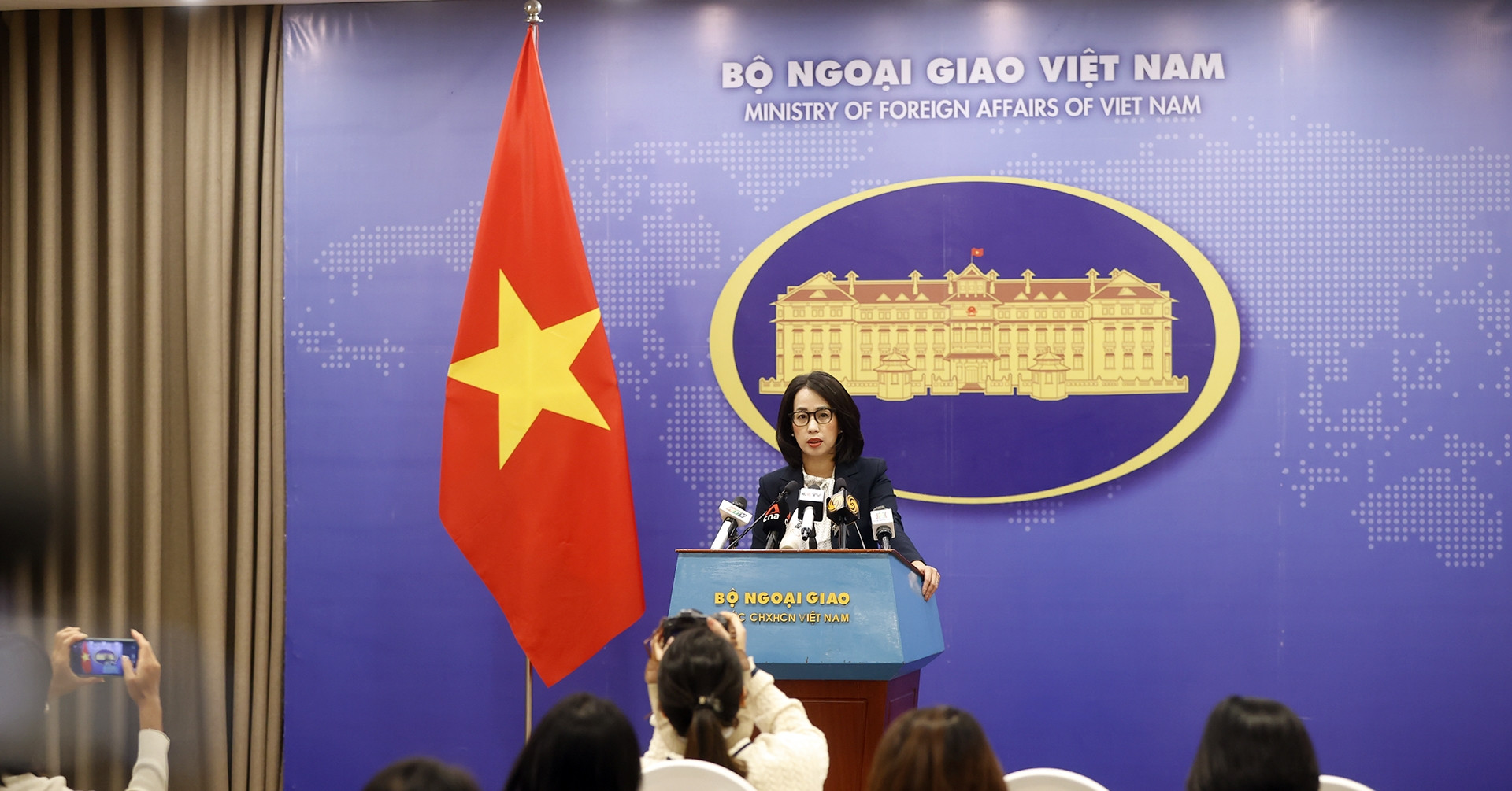 Đề xuất các bộ phải công khai số điện thoại, email người phát ngôn