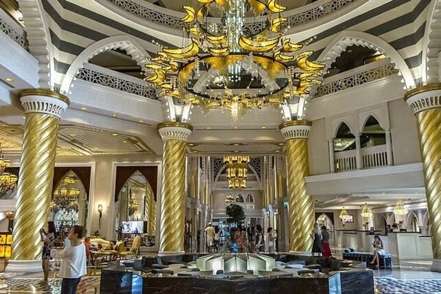  Giới nhà giàu Dubai 'cố thủ' trong hầm trú ẩn ở biệt thự xa hoa 