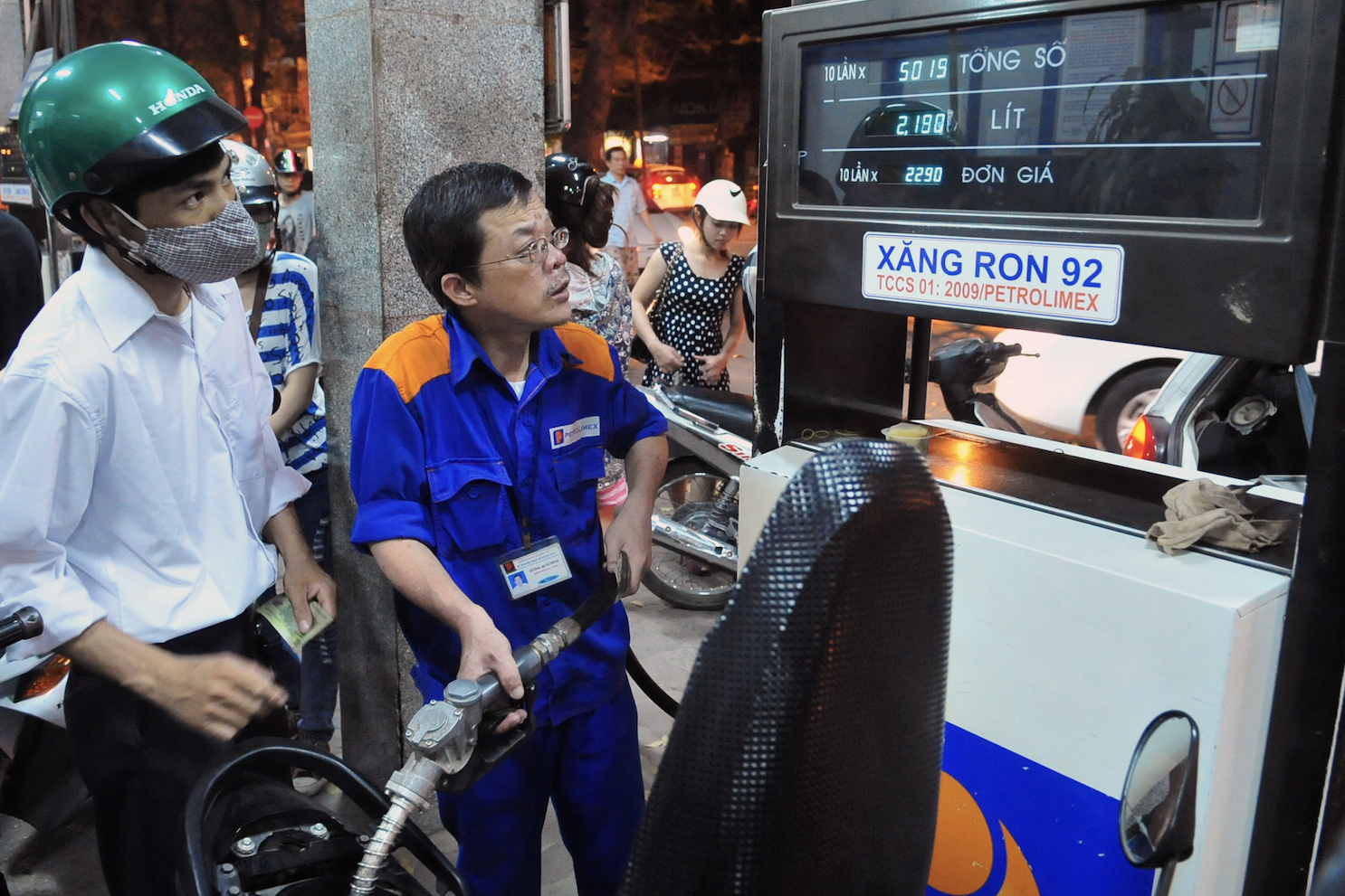 Giá xăng dầu có loại tăng tới 7.000 đồng/lít: Quỹ Bình ổn còn gần 6.000 tỷ sao chưa chi?