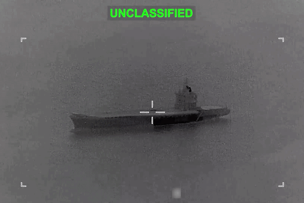  Mỹ đăng tải video không kích tàu sân bay UAV của Iran 