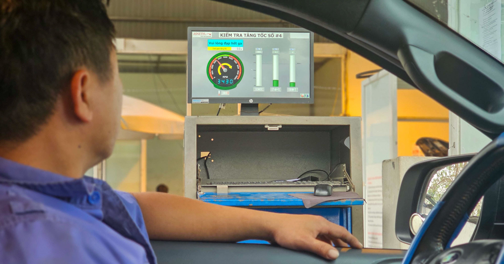 Sự thật đăng kiểm viên 'đạp thốc ga trong 1 giây' ở xe máy dầu có như 'phá xe'?