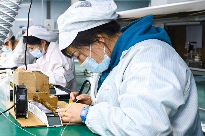 Vì sao giới tinh hoa Trung Quốc chọn nhà máy thay vì doanh nghiệp công nghệ?