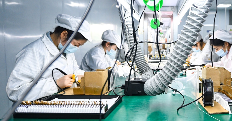 Vì sao giới tinh hoa Trung Quốc chọn nhà máy thay vì doanh nghiệp công nghệ?