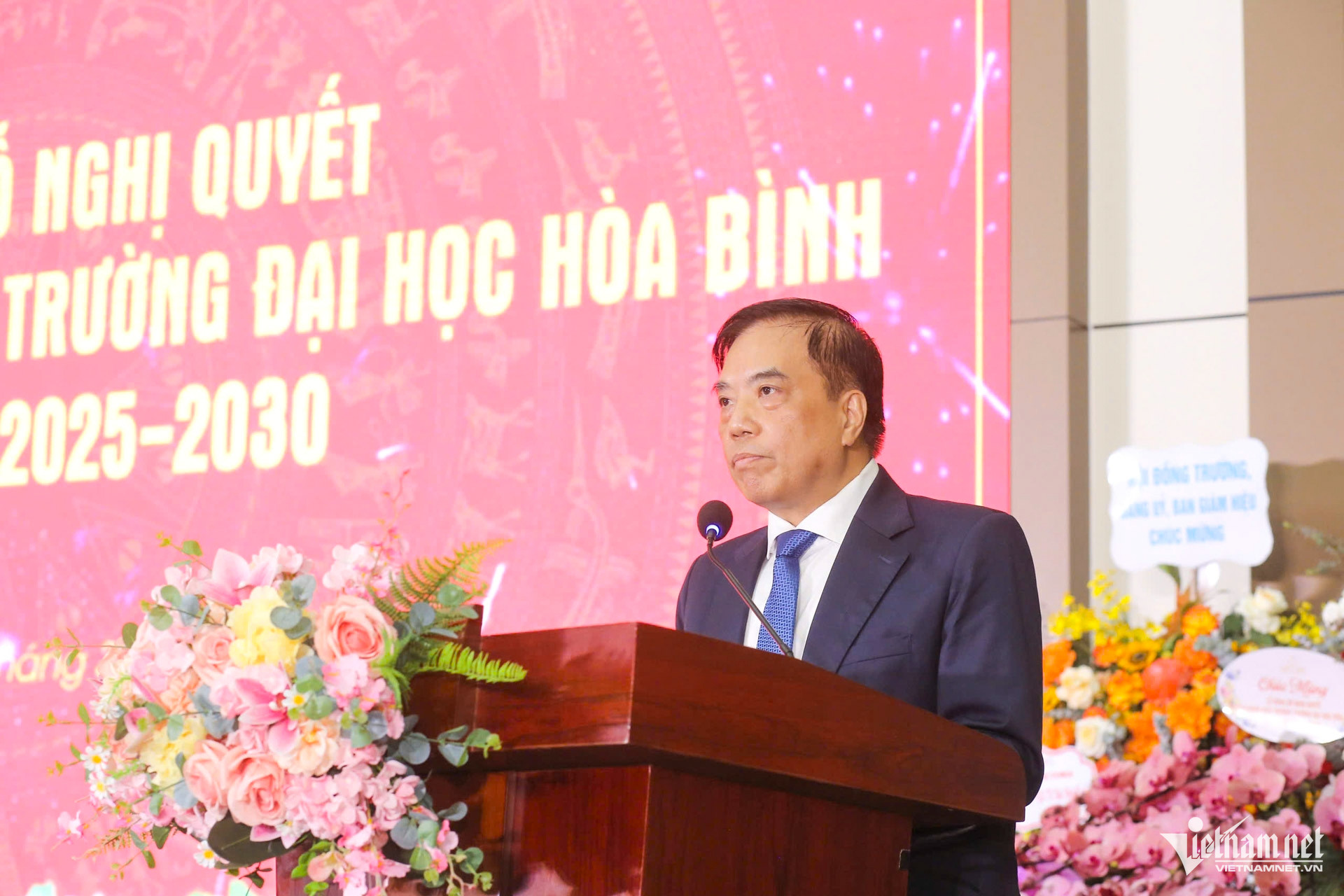 W-tân hiệu trưởng đại học hoà bình_1.JPG.jpg