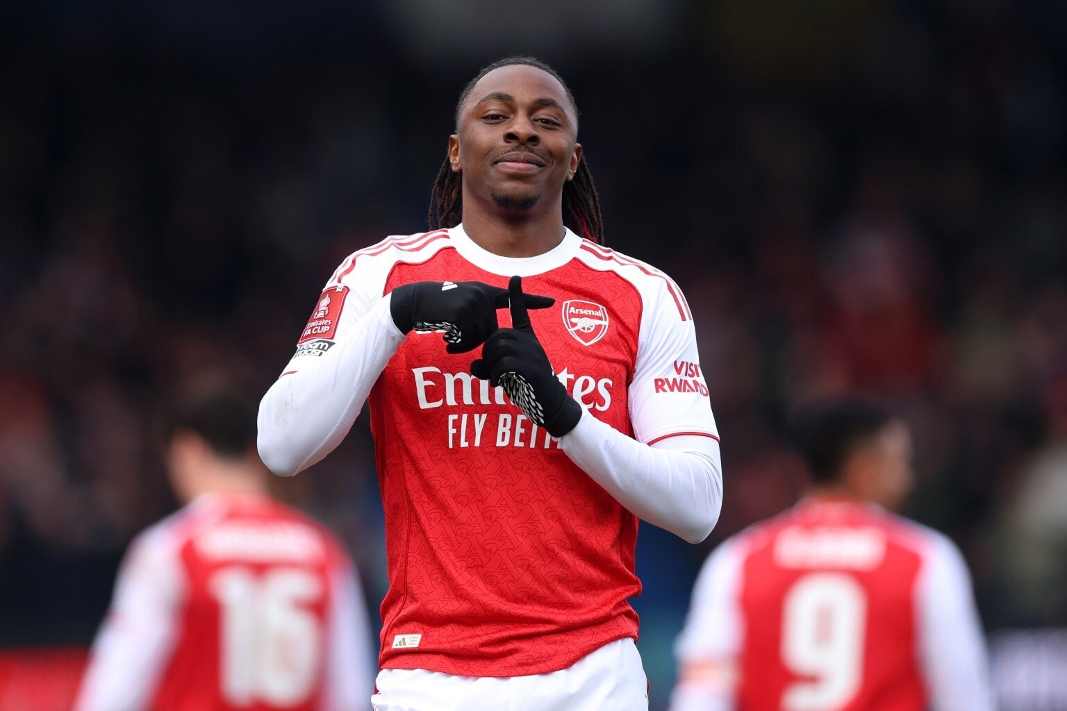  Arsenal thắng hú vía ở FA Cup 