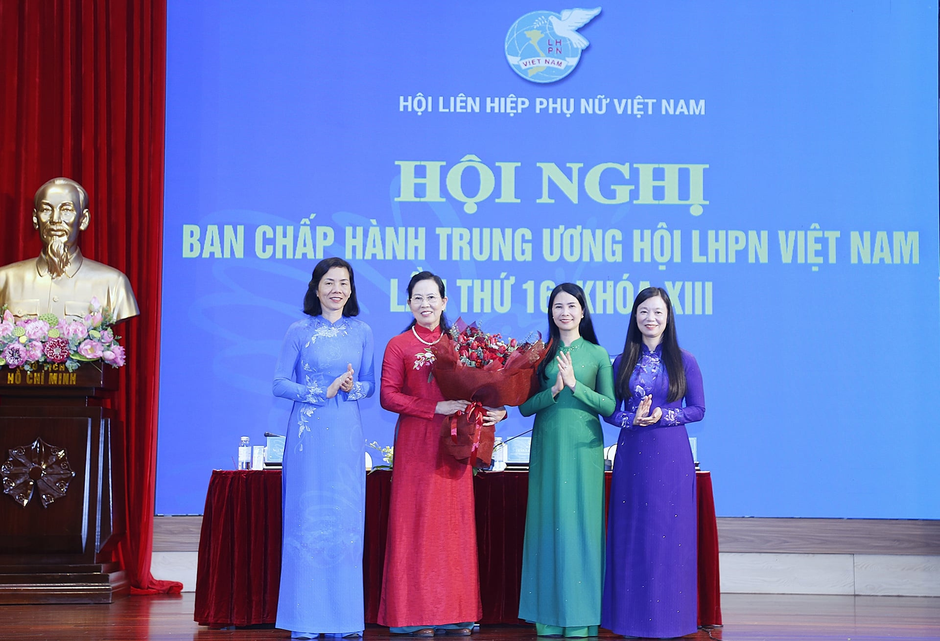 Bà Lê Thị Thủy giữ chức Chủ tịch Hội Liên hiệp Phụ nữ Việt Nam