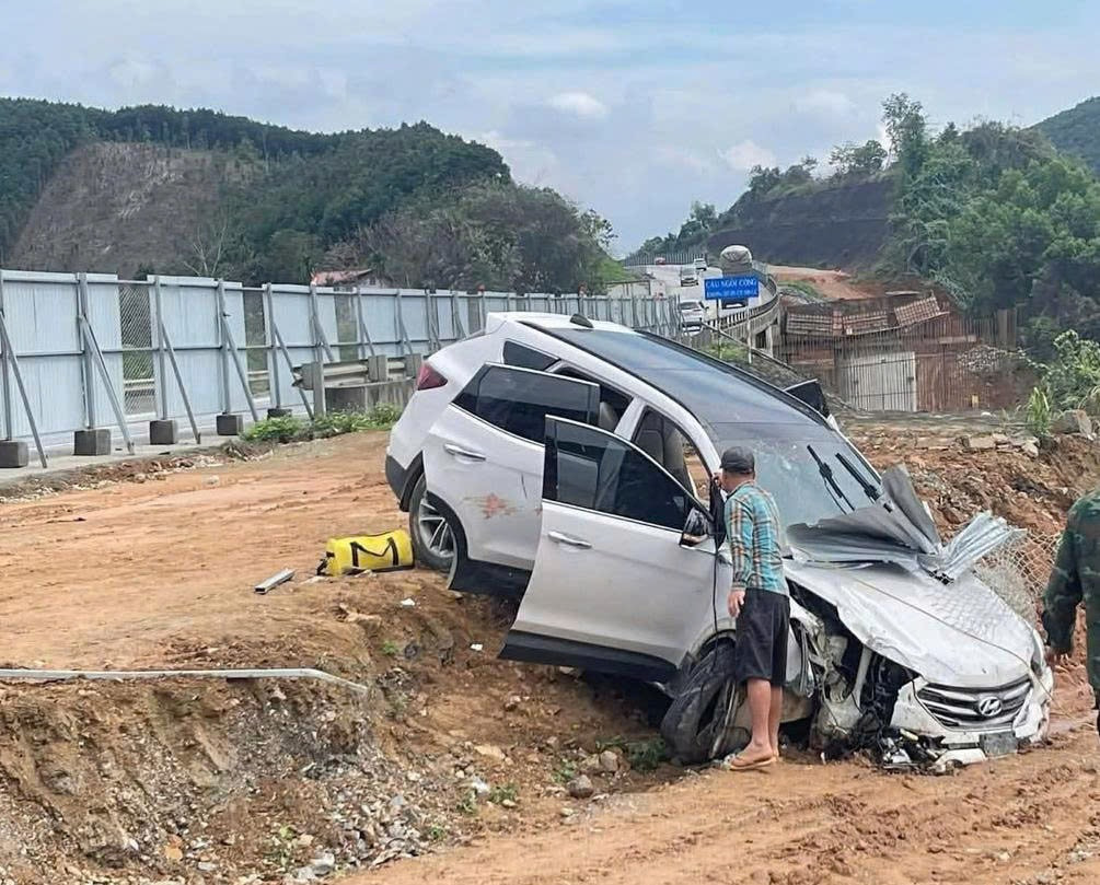 cao tốc Nội Bài   Lào Cai.jpg