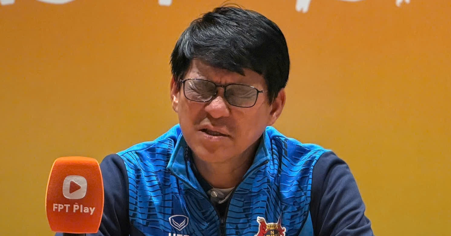 Hòa đội cuối bảng, HLV Vũ Tiến Thành mong CAHN không thắng Hà Nội