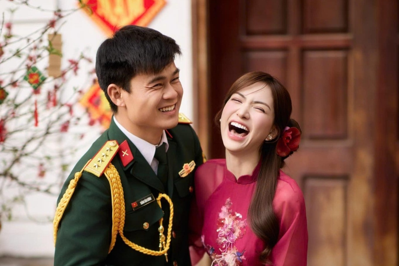 Hòa Minzy: Đại úy Thăng Văn Cương đã sang nhà xin cưới tôi!