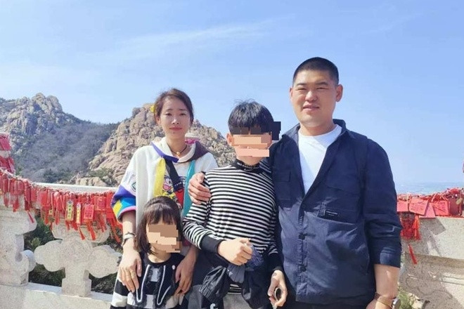  Hơn 30 năm thất lạc, người phụ nữ vỡ òa khi gặp lại cha mẹ ruột 