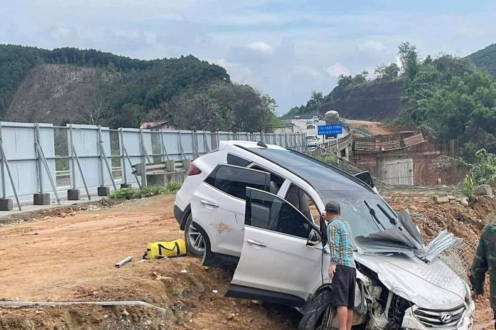  Liên tiếp 2 vụ tai nạn trên cao tốc Nội Bài – Lào Cai, Cục Đường bộ yêu cầu khẩn 