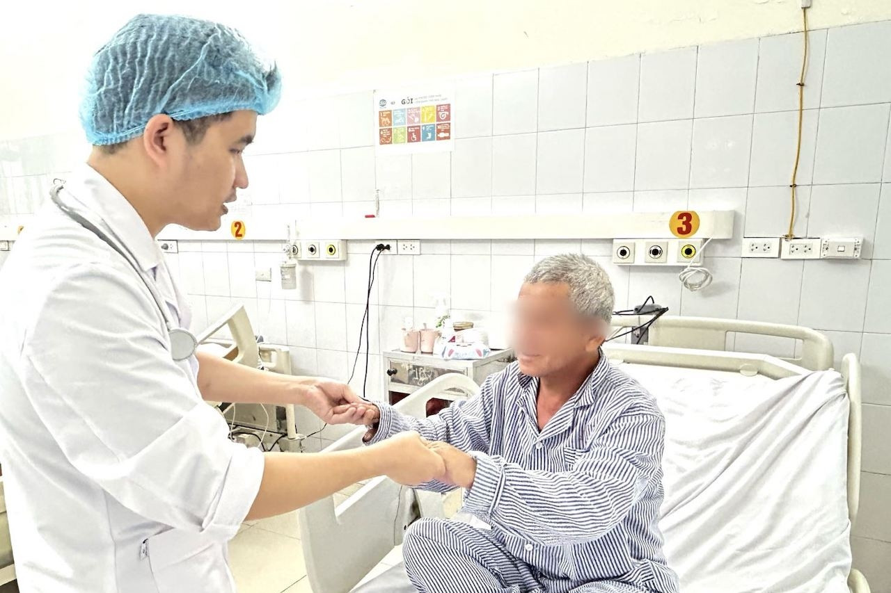 Mắc bệnh mạn tính có phải đi khám, lĩnh thuốc đúng ngày hẹn?